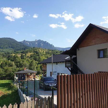 Casa Tucan Ceahlău Exteriör bild