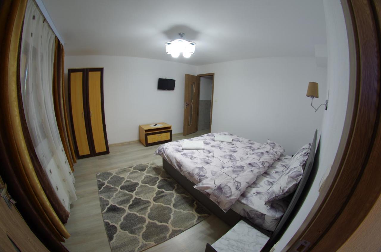 Casa Tucan Ceahlău Exteriör bild