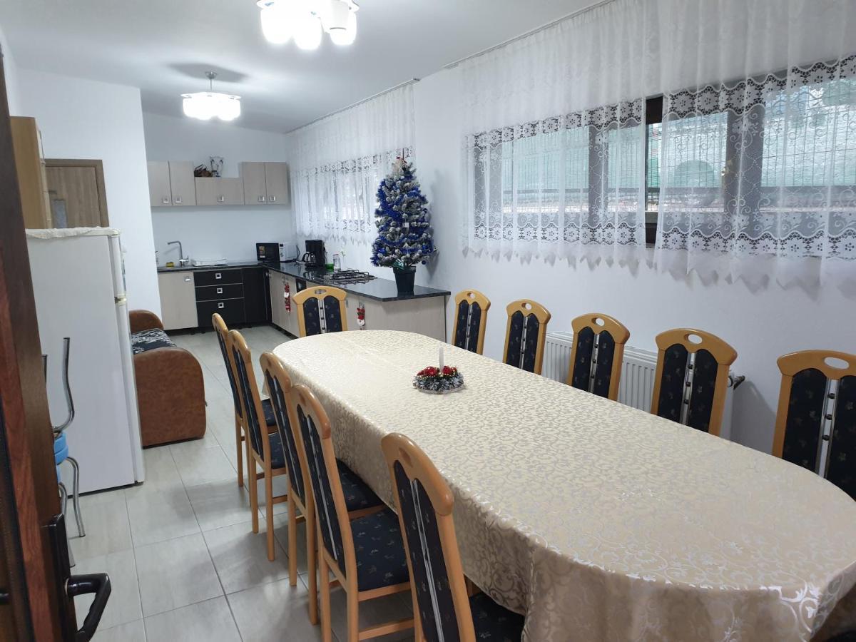 Casa Tucan Ceahlău Exteriör bild