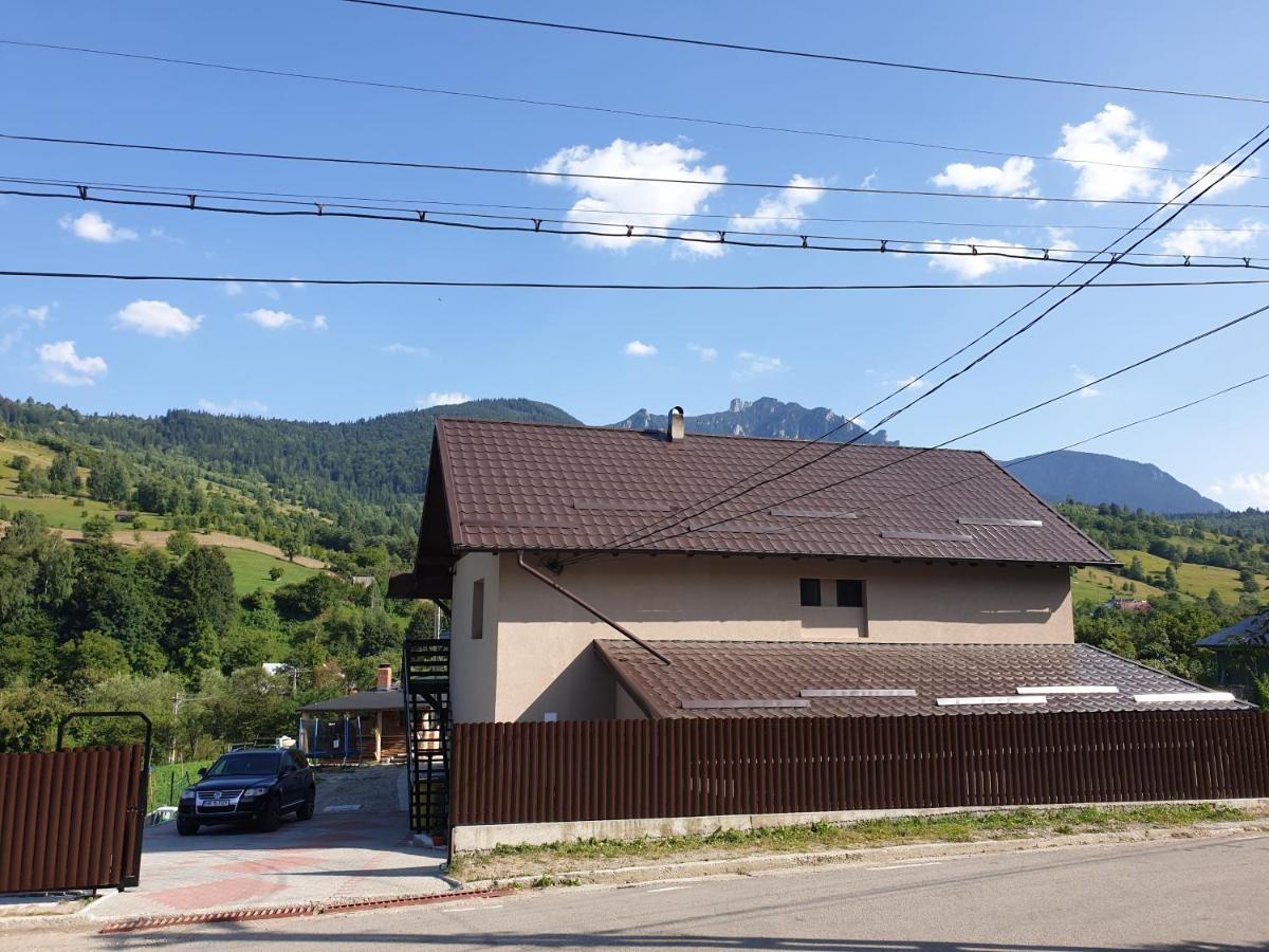 Casa Tucan Ceahlău Exteriör bild
