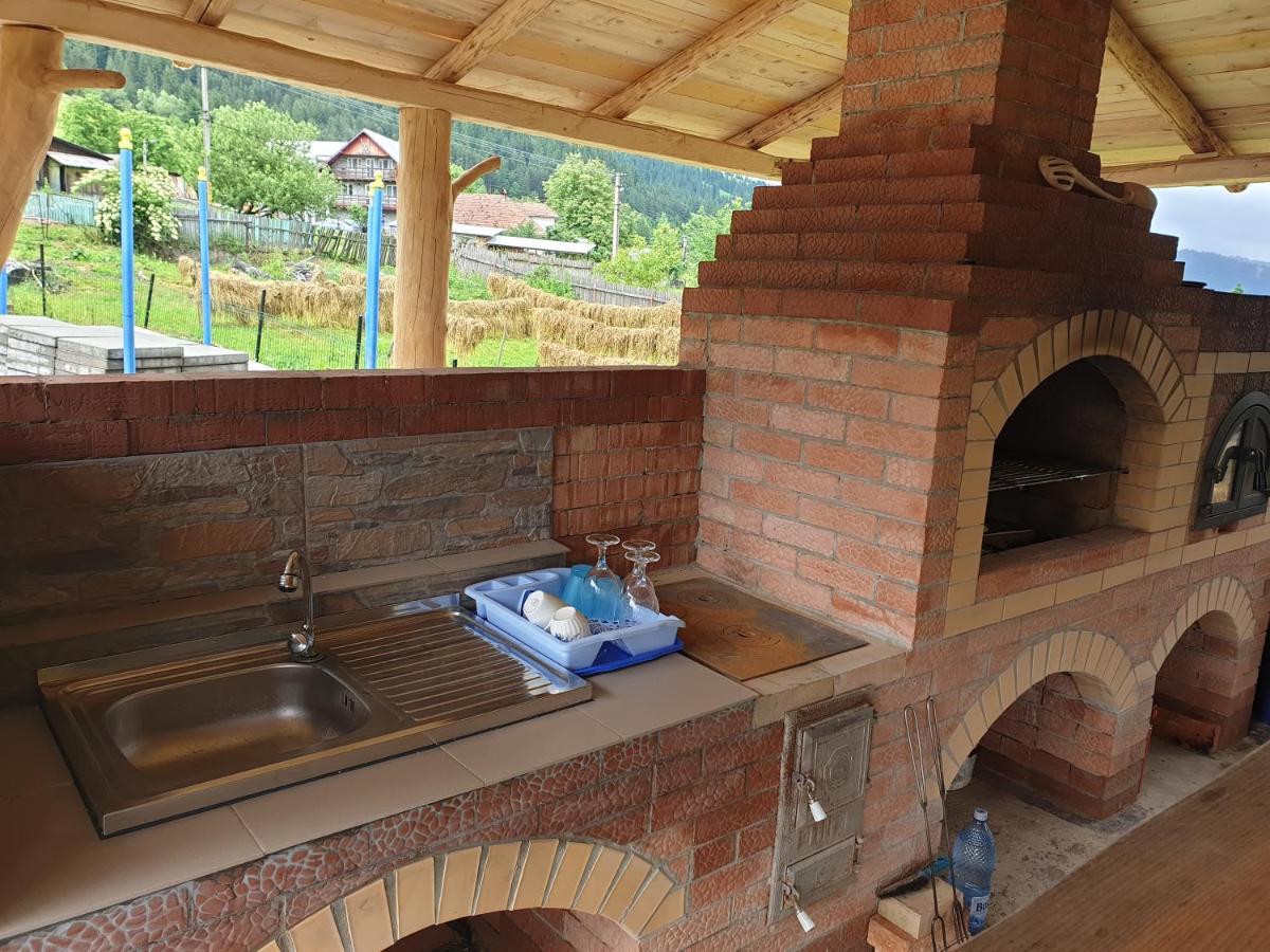 Casa Tucan Ceahlău Exteriör bild